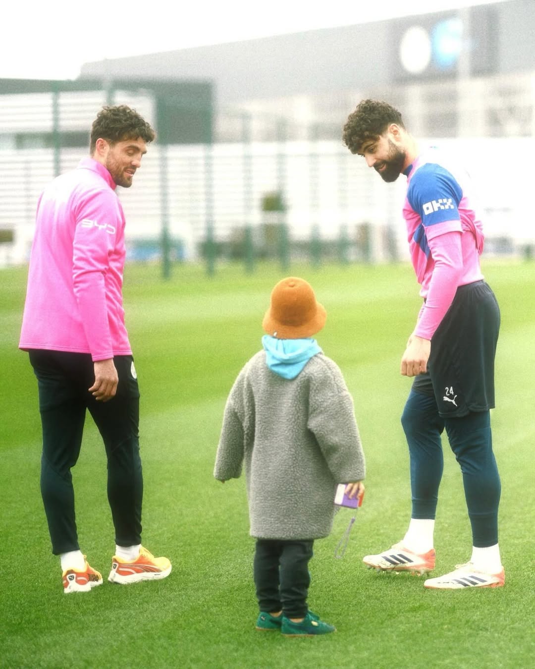 Mateo Kovačić oduševio navijače Fotografija sa sinom i Gvardiolom ukrala svu pažnju