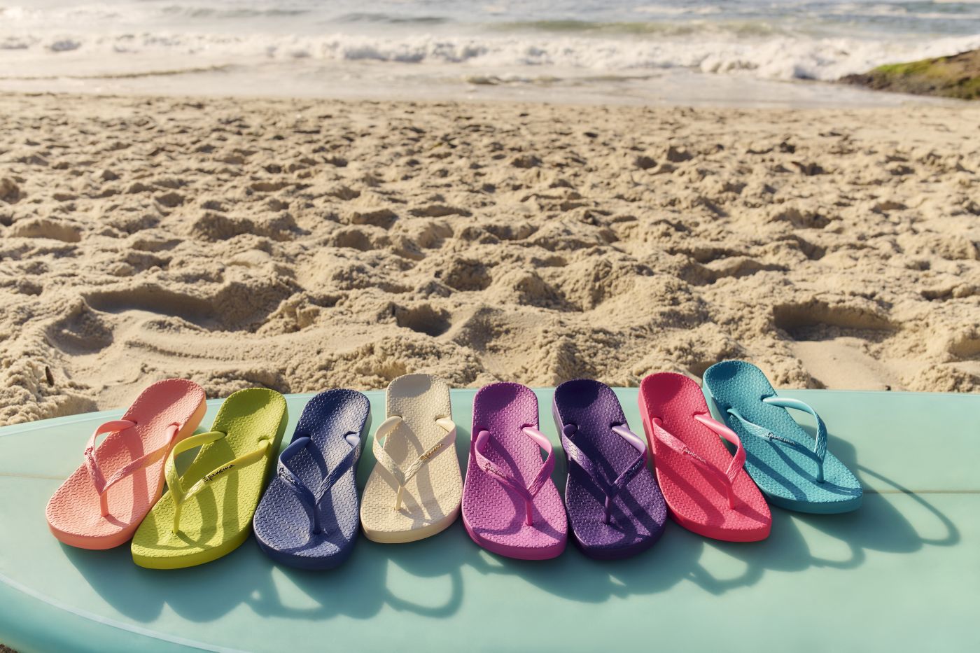 Na valovima Ipaneme. Natikače koje definiraju ljeto 2026.