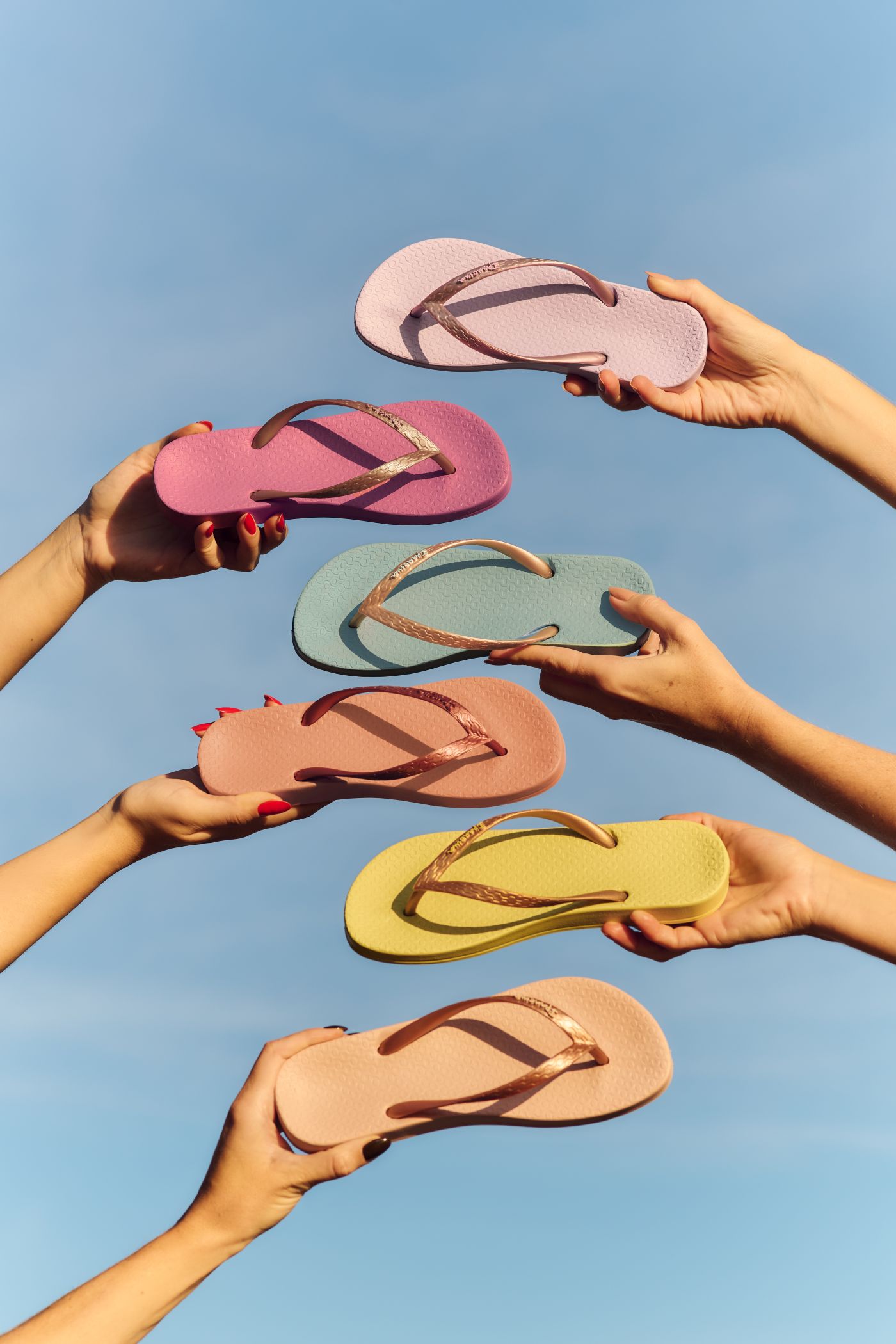 Na valovima Ipaneme. Natikače koje definiraju ljeto 2026.