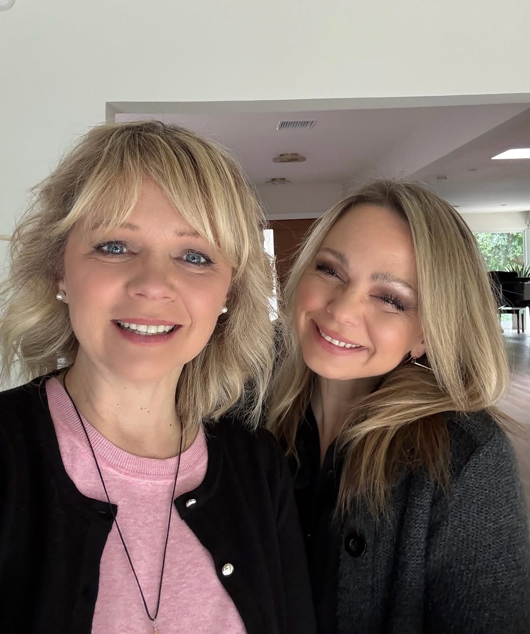 Tajči pokazala mlađu sestru