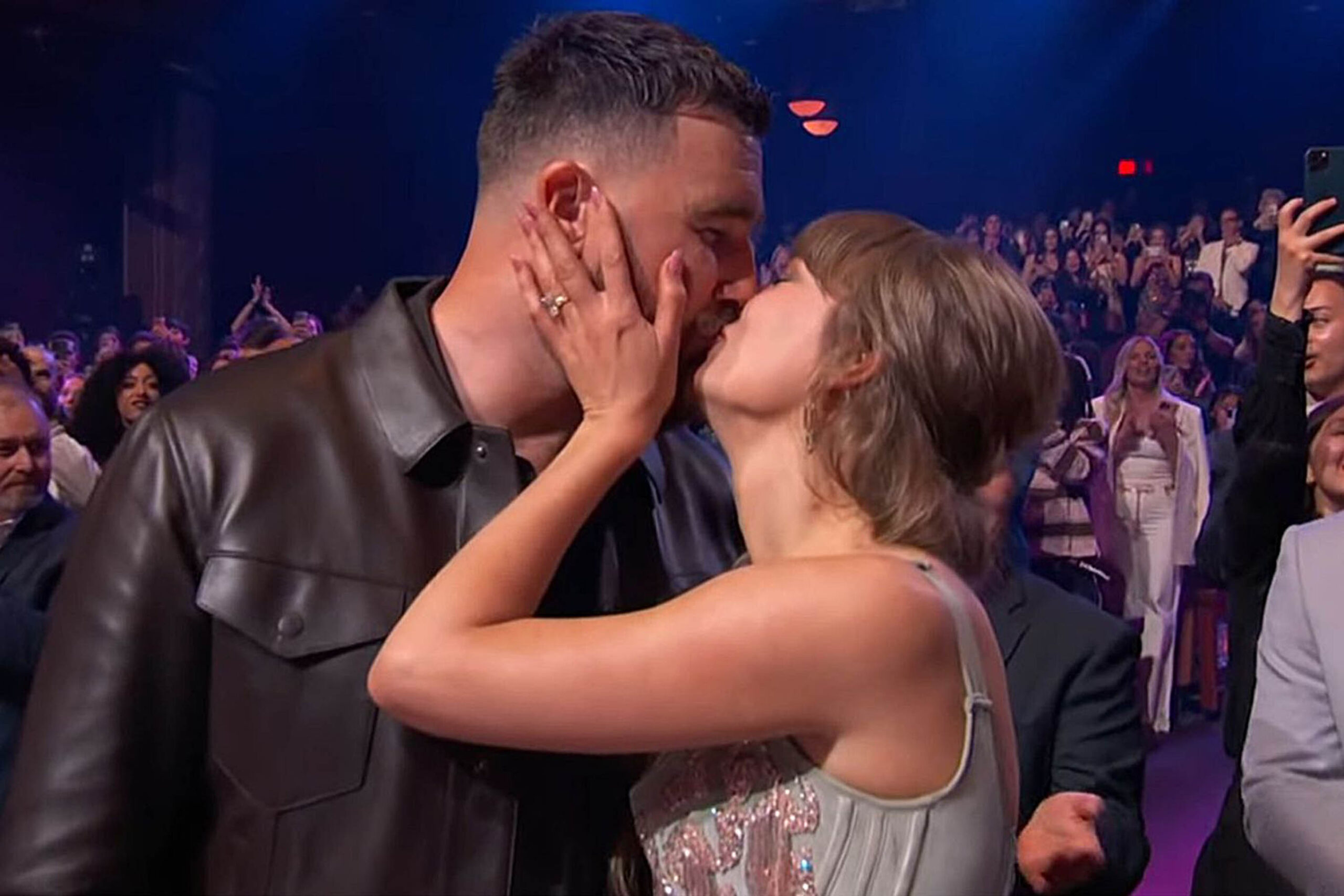 Taylor Swift i Travis Kelce poslali pozivnice