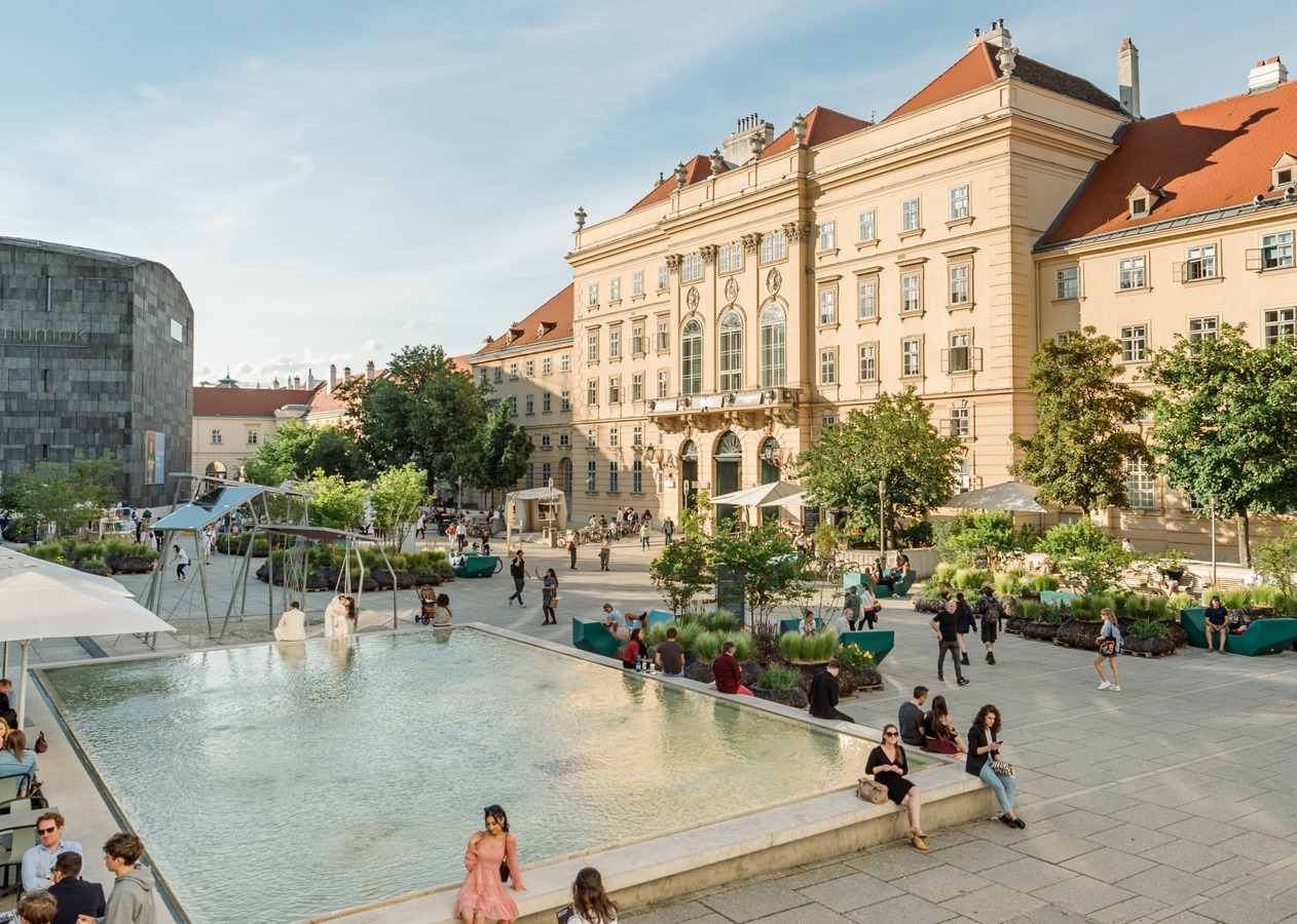 Beč dobiva jedinstvenu svjetlosnu instalaciju AWAKE: jedna noć koja pretvara MuseumsQuartier u prostor zajedničkog bdjenja i refleksije