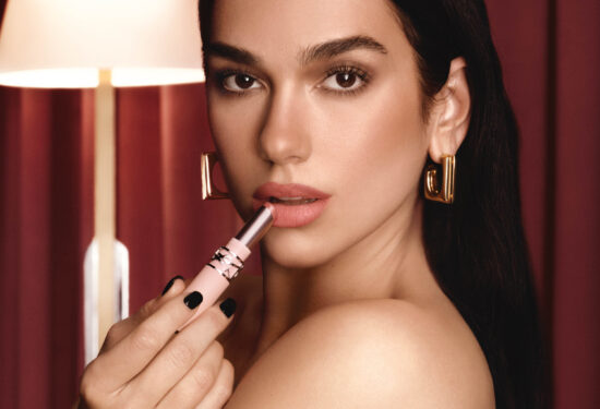 YSL BEAUTY PREDSTAVLJA YSL LOVENUDE: PRVA HIBRIDNA KOLEKCIJA LIP BLUSHER PROIZVODA ZA USNE NUDE MAKEUP BEZ PRAVILA.