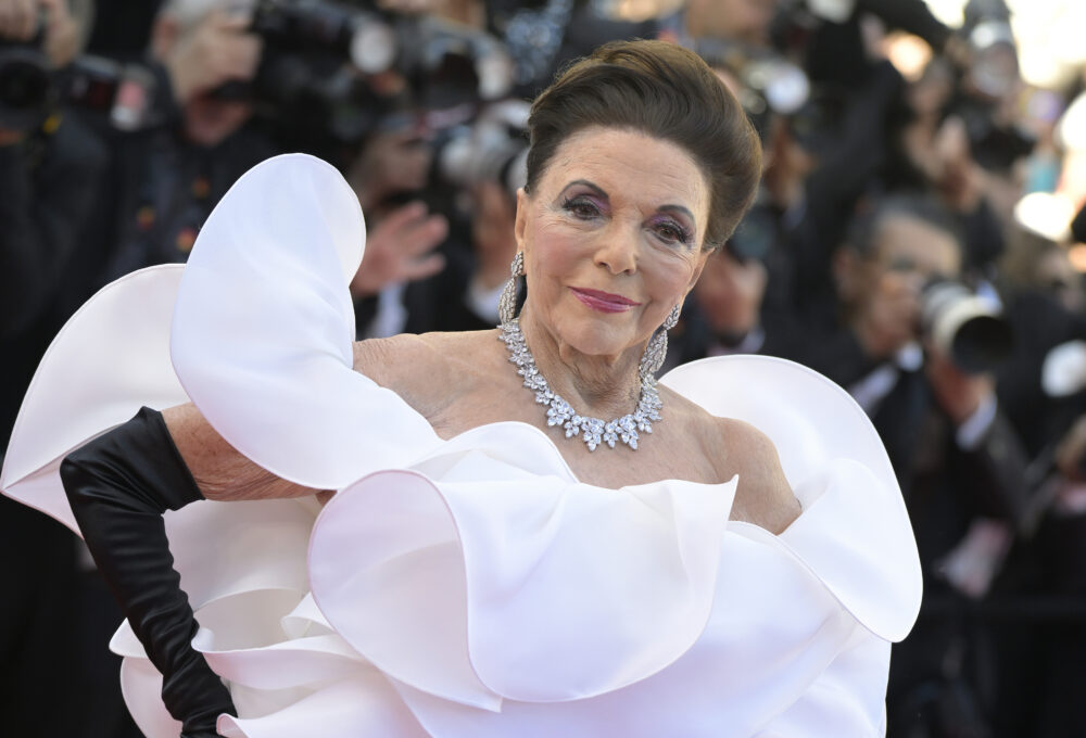 Joan Collins u Cannesu pokazala kako izgleda bezvremenski glamur
