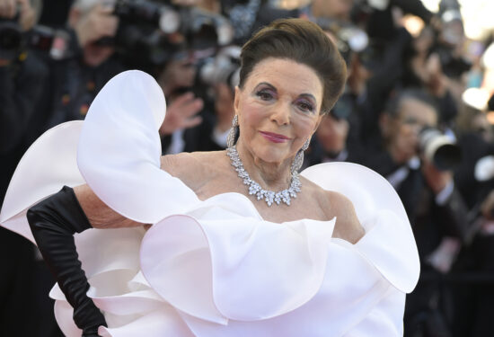 Joan Collins u Cannesu pokazala kako izgleda bezvremenski glamur