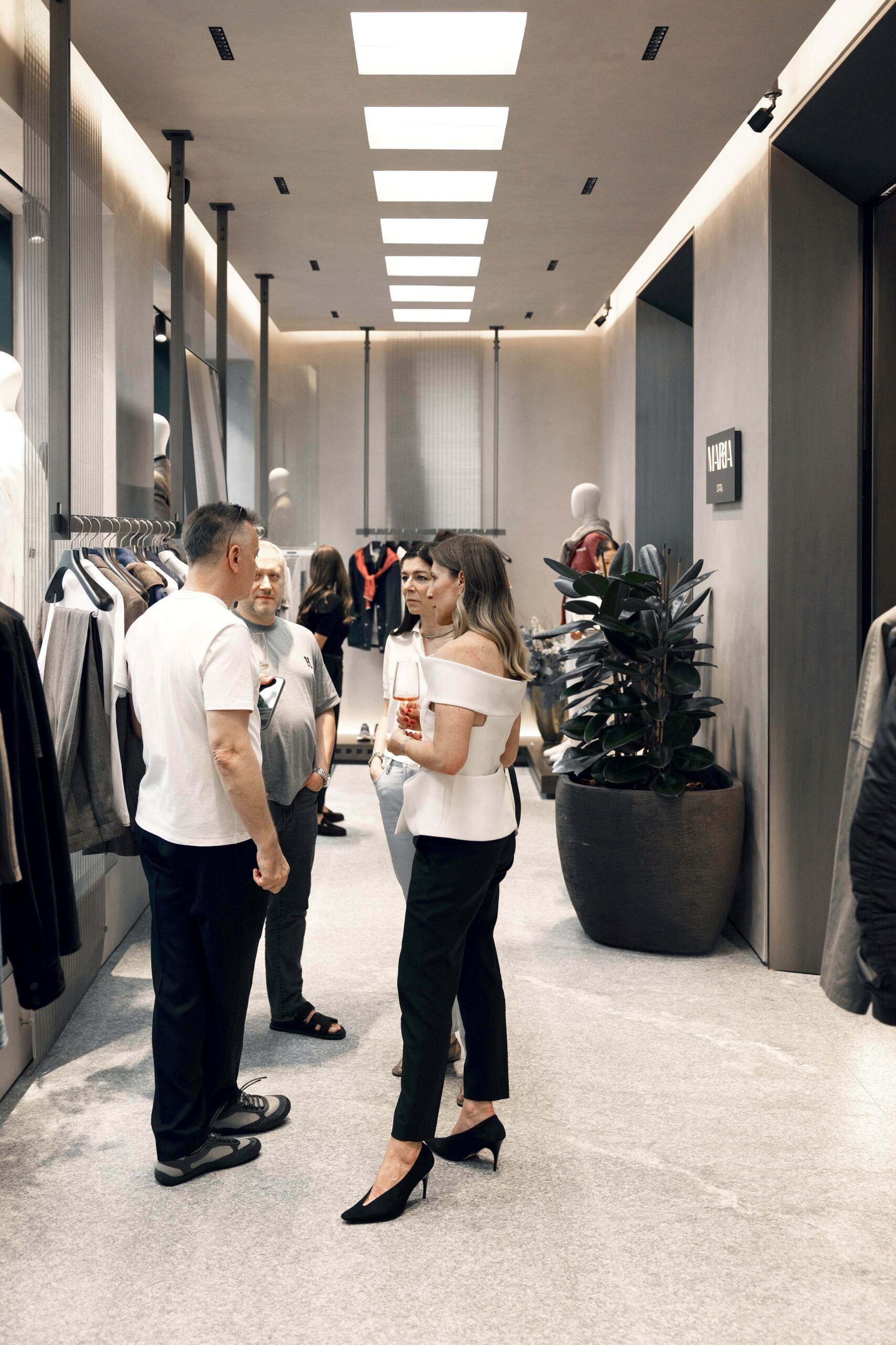 maria men store brunello cucinelli 