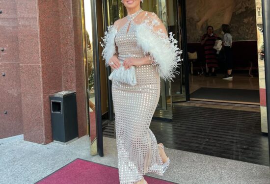 Glamur bez greške: Nina Badrić zablistala u elegantnoj nude kreaciji