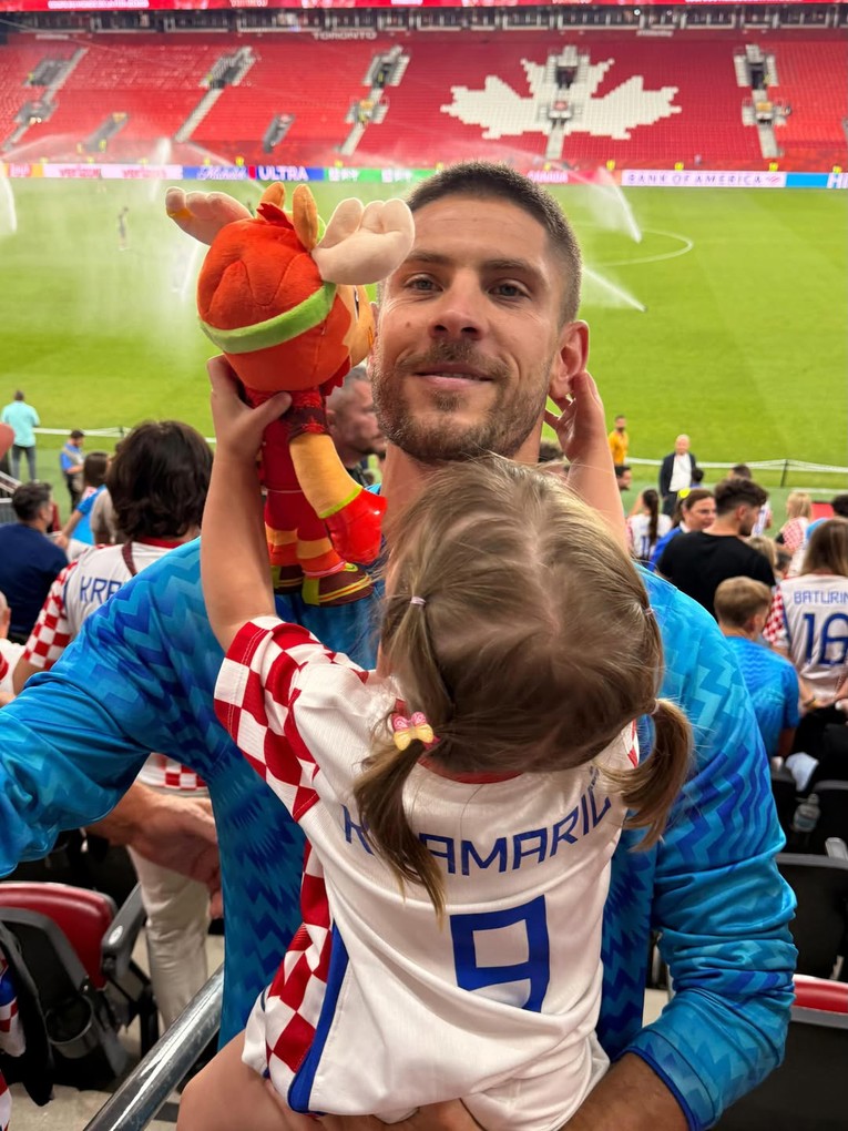 Andrej Kramarić raznježio pratitelje rijetkim obiteljskim fotografijama HELLO magazin croatia hrvatska