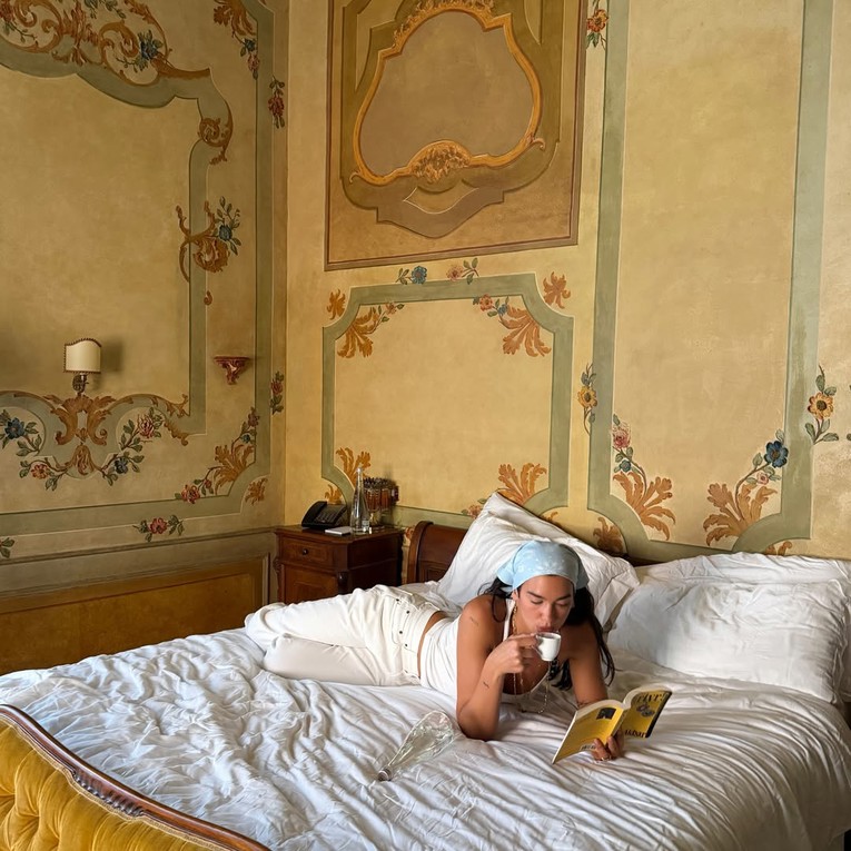 Dua Lipa pokazala prve fotografije HELLO MAGAZIN CROATIA hrvatska