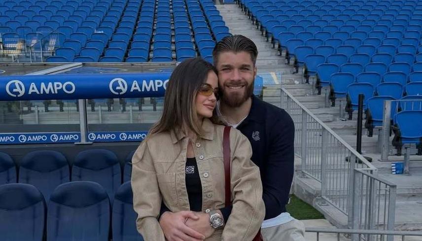 Duje Ćaleta-Car zagrlio sinove HELLO MAGAZIN CROATIA HRVATSKA