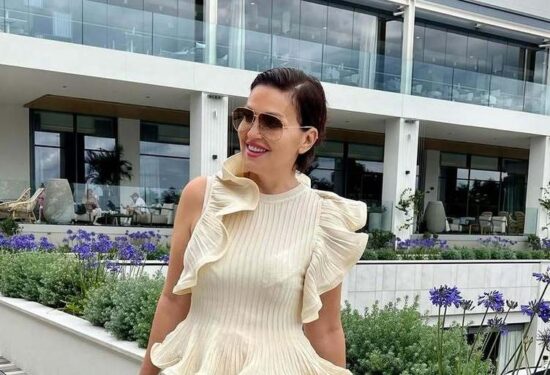 Nina Badrić u Poreču nosila Zara top koji izgleda puno skuplje nego što jest
