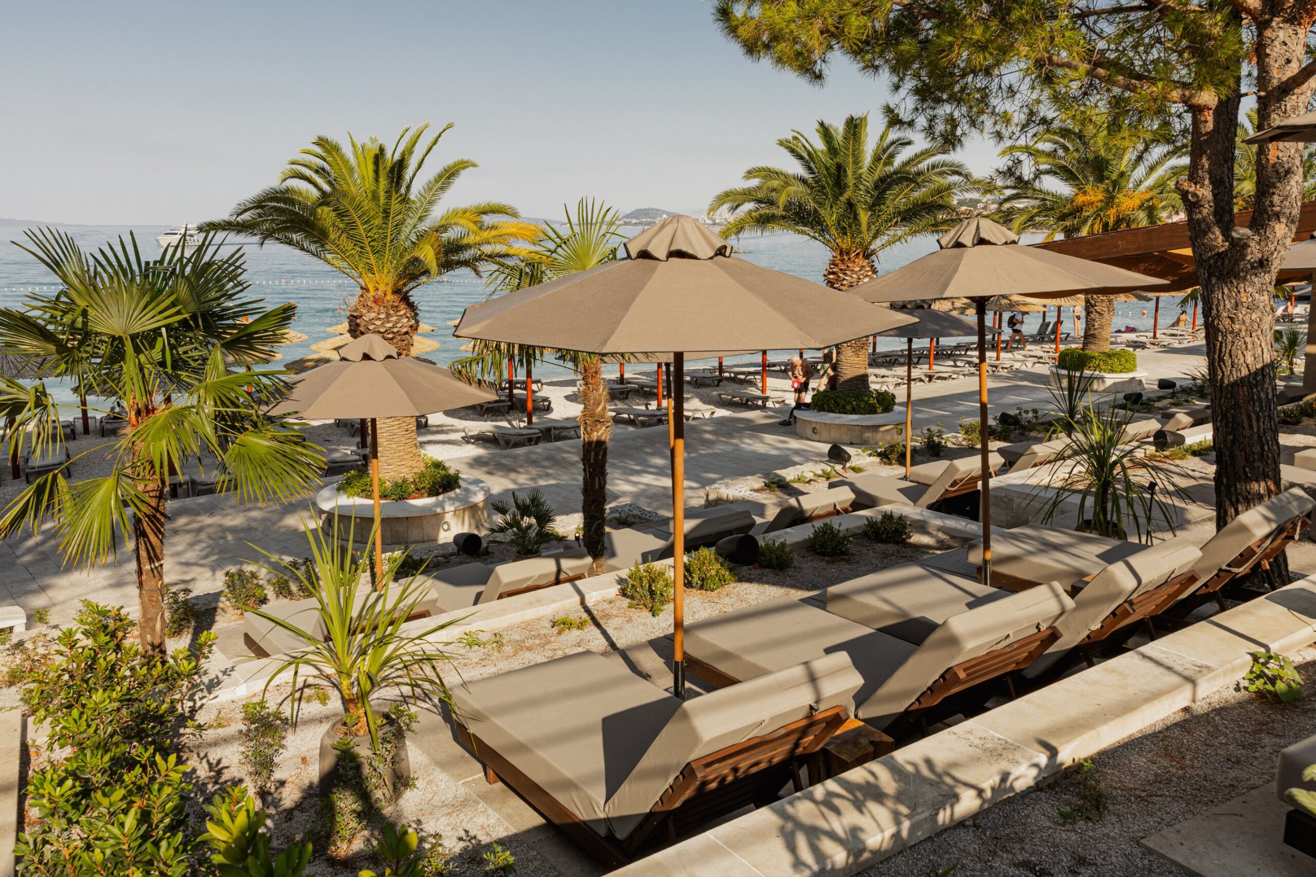 split priredba place to be zhega