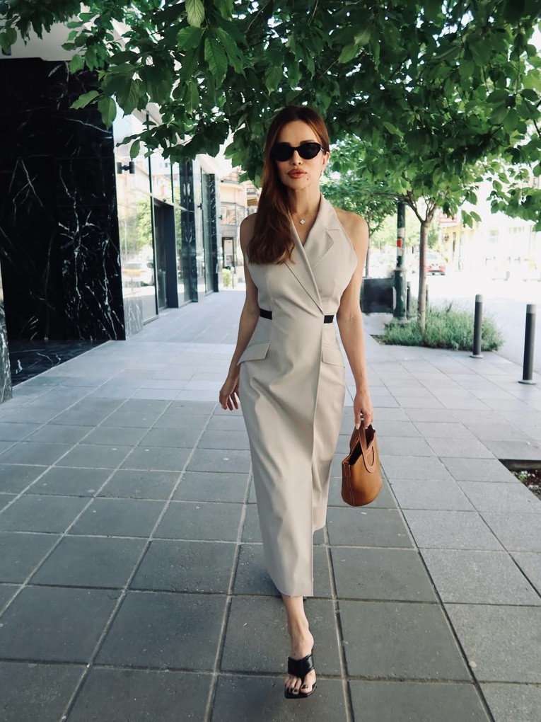 Severina nosi haljinu koja izgleda elegantno sprijeda