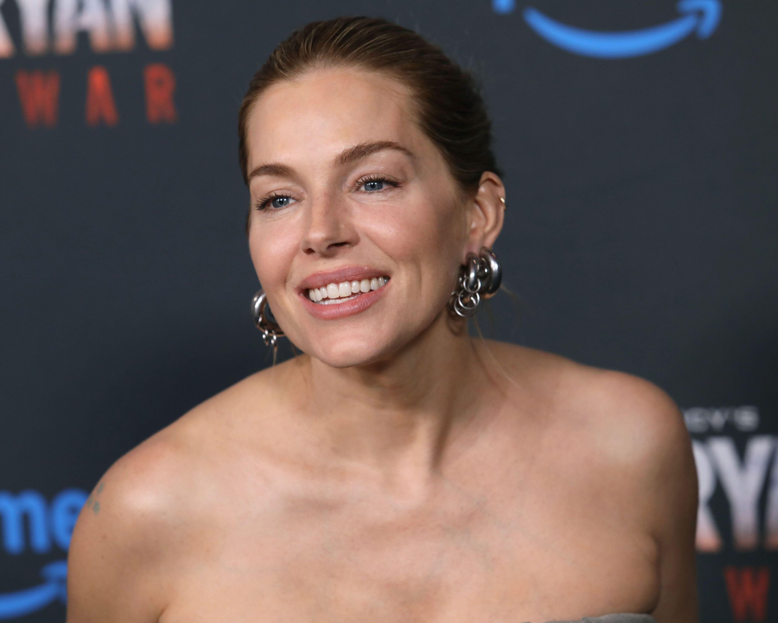 Sienna Miller za “ten iz snova” koristi ovaj highlighter u sticku