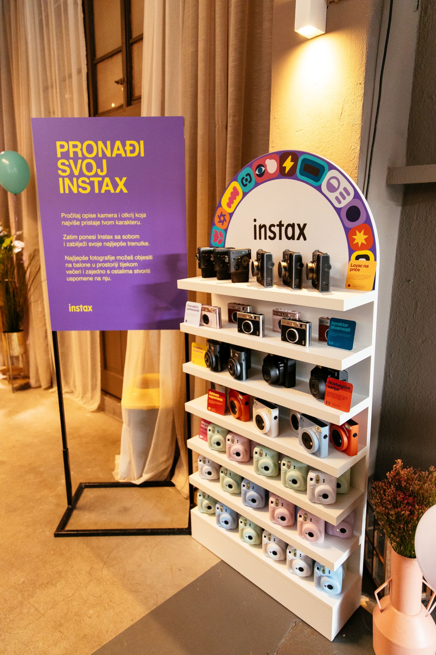 instax