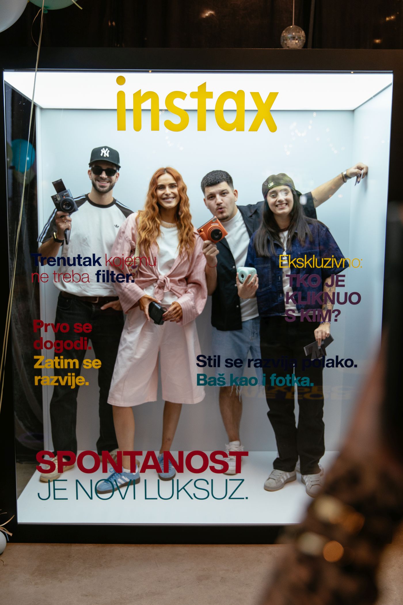 instax