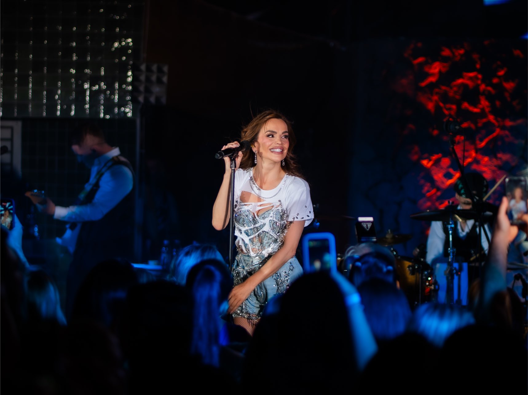 LJETNIM PARTYJEM SVEČANO OTVOREN ZHEGA BEACH BAR - SEVERINA PRIREDILA GLAZBENI SPEKTAKL