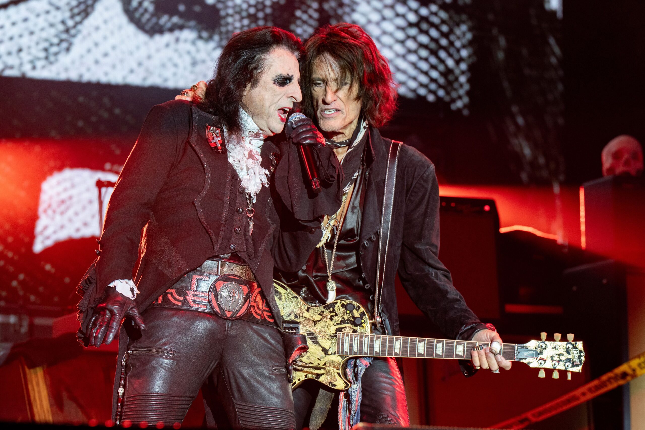 HOLLYWOOD VAMPIRES PRVI PUT U HRVATSKOJ ROCK SPEKTAKL U ARENI ZAGREB