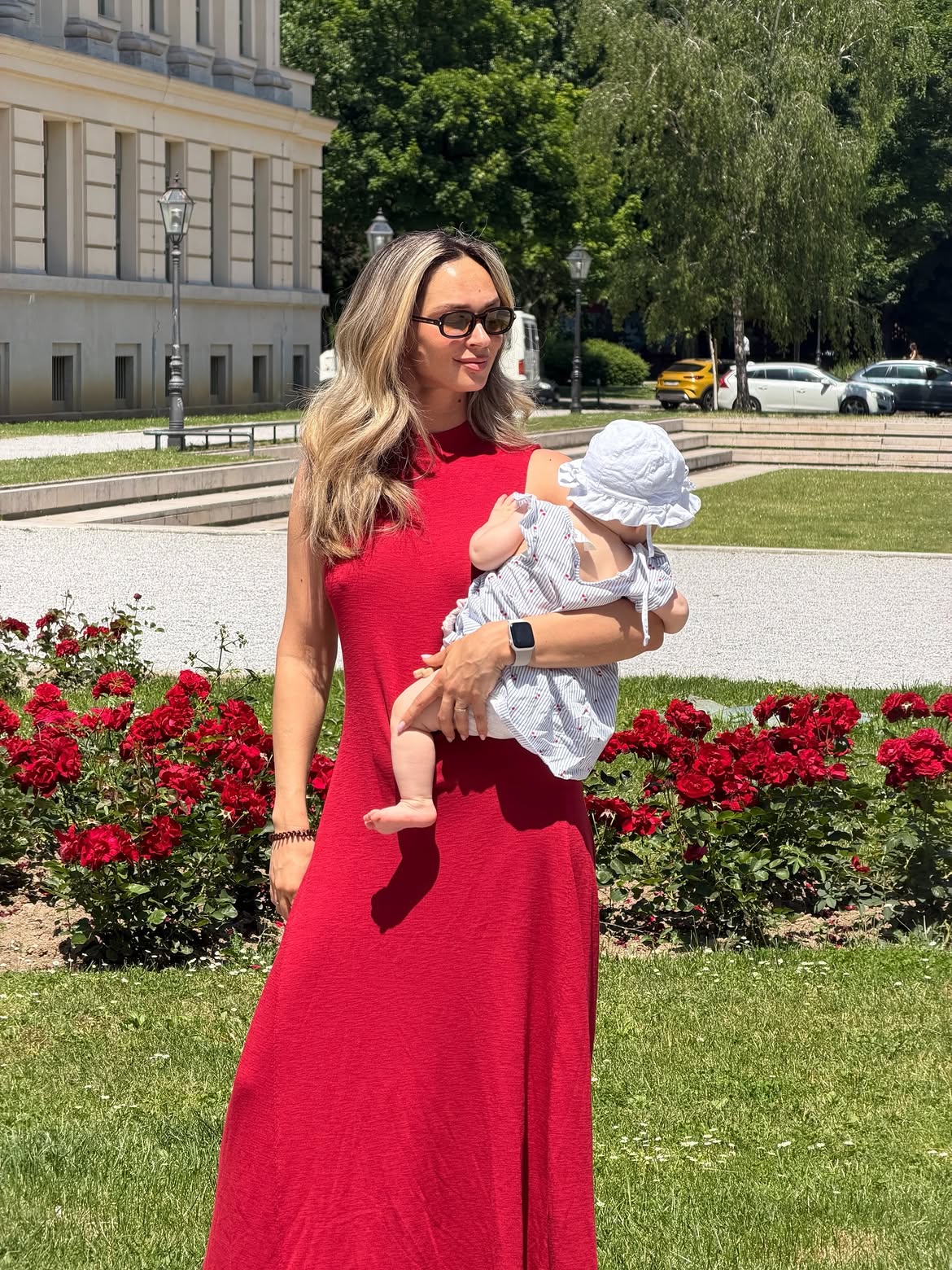 Valentina Walme u efektnoj crvenoj haljini