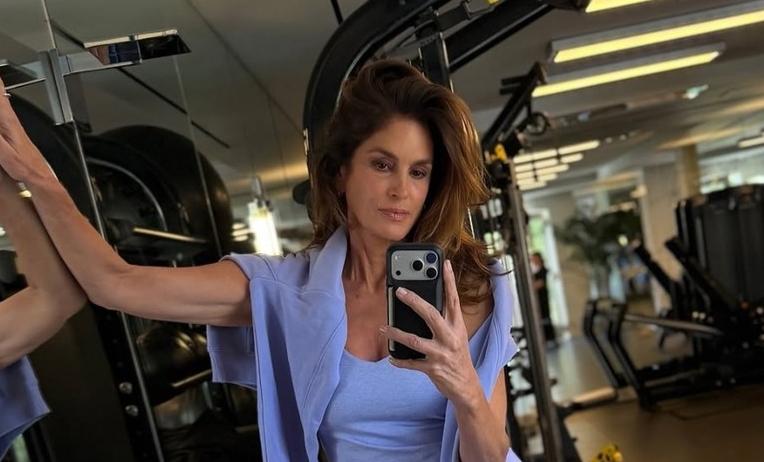 Cindy Crawford pokazala da tajice hello magazin croatia hrvatska