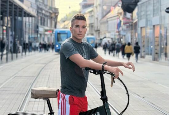 Domaći glumac ostao bez električnog bicikla hello magazin croatia hrvatska