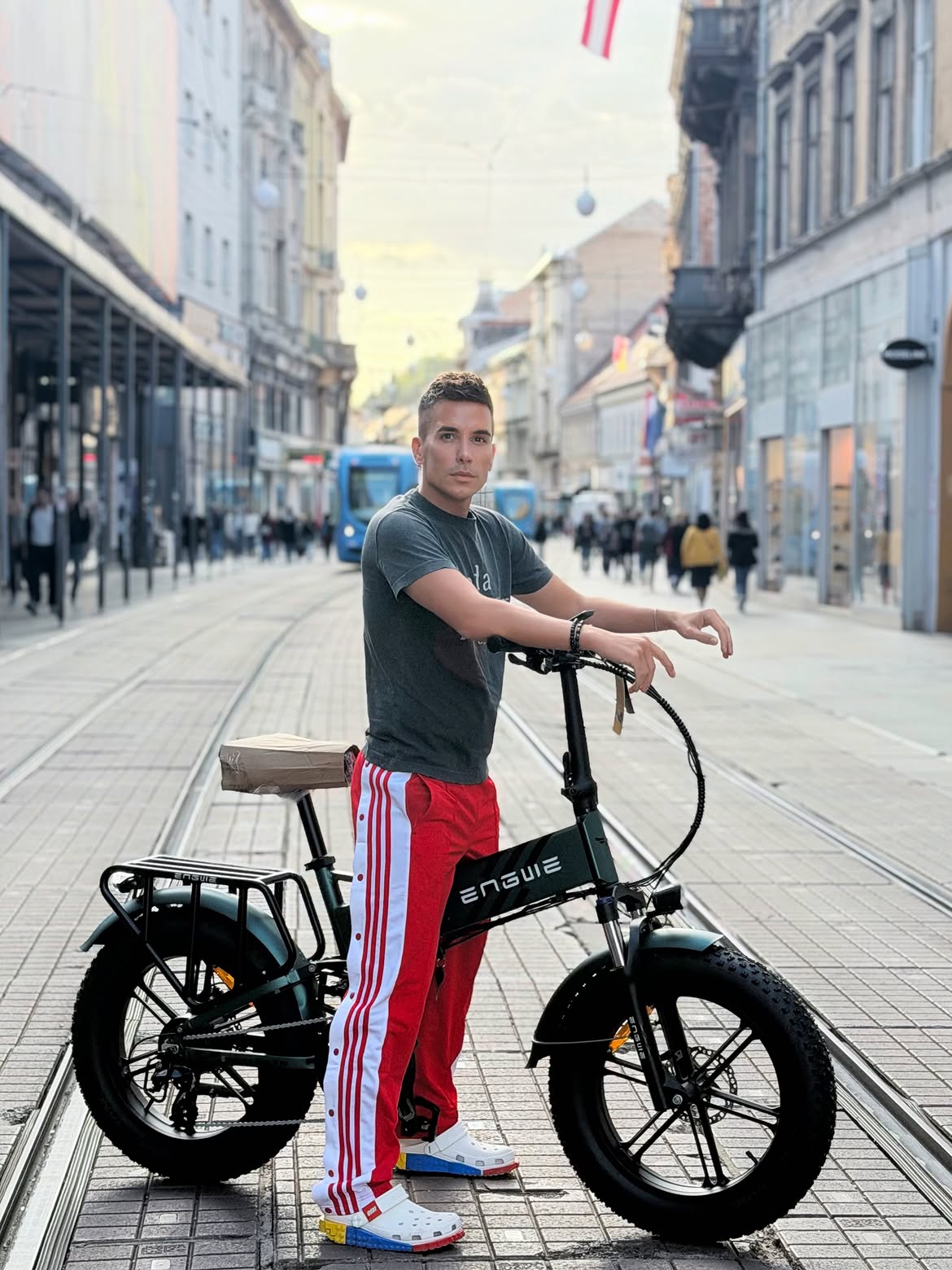 Domaći glumac ostao bez električnog bicikla hello magazin croatia hrvatska