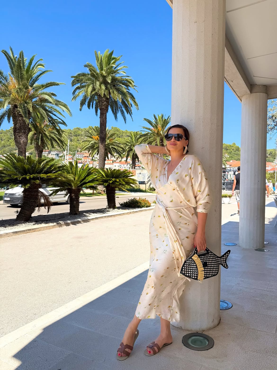 NINA BADRIĆ TORBICA HELLO MAGAZIN CROATIA HRVATSKA