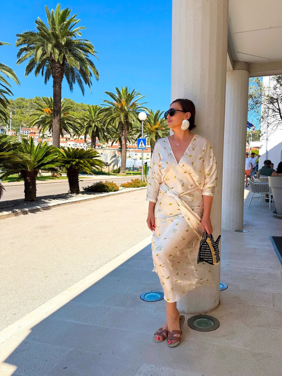 NINA BADRIĆ TORBICA HELLO MAGAZIN CROATIA HRVATSKA