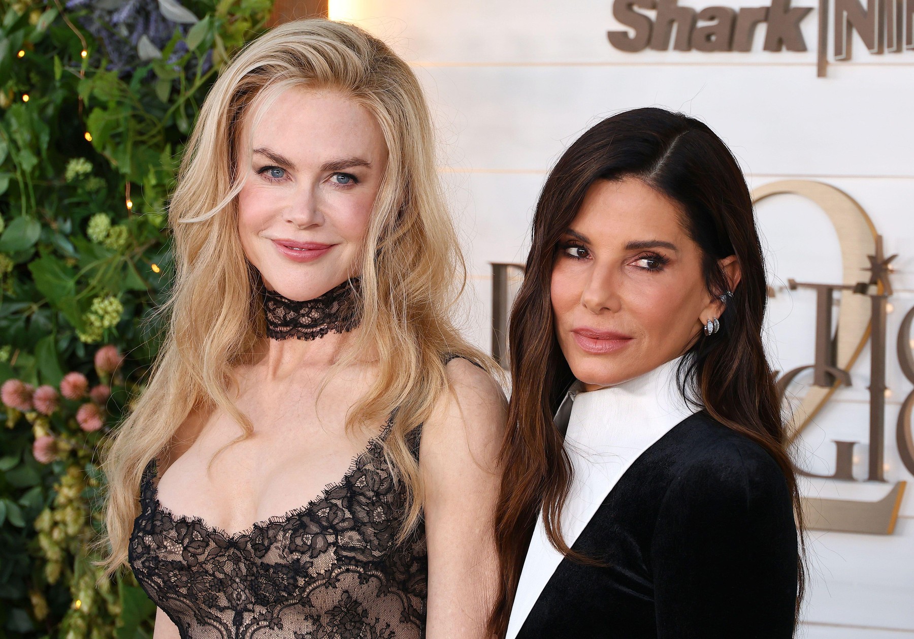 Sandra Bullock u haljini koja spaja staru holivudsku eleganciju