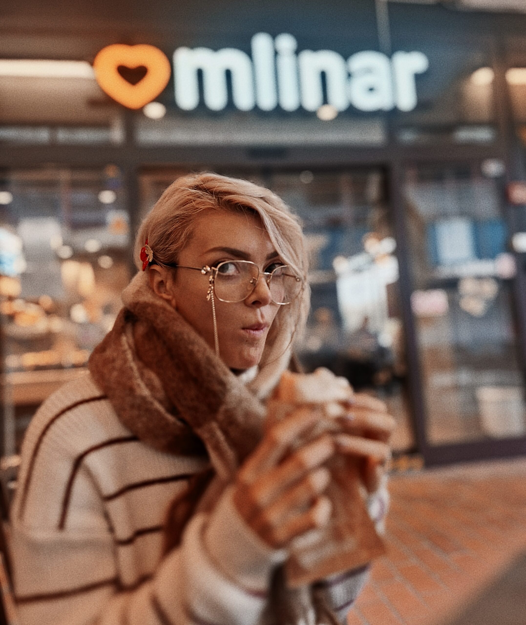 ella dvornik