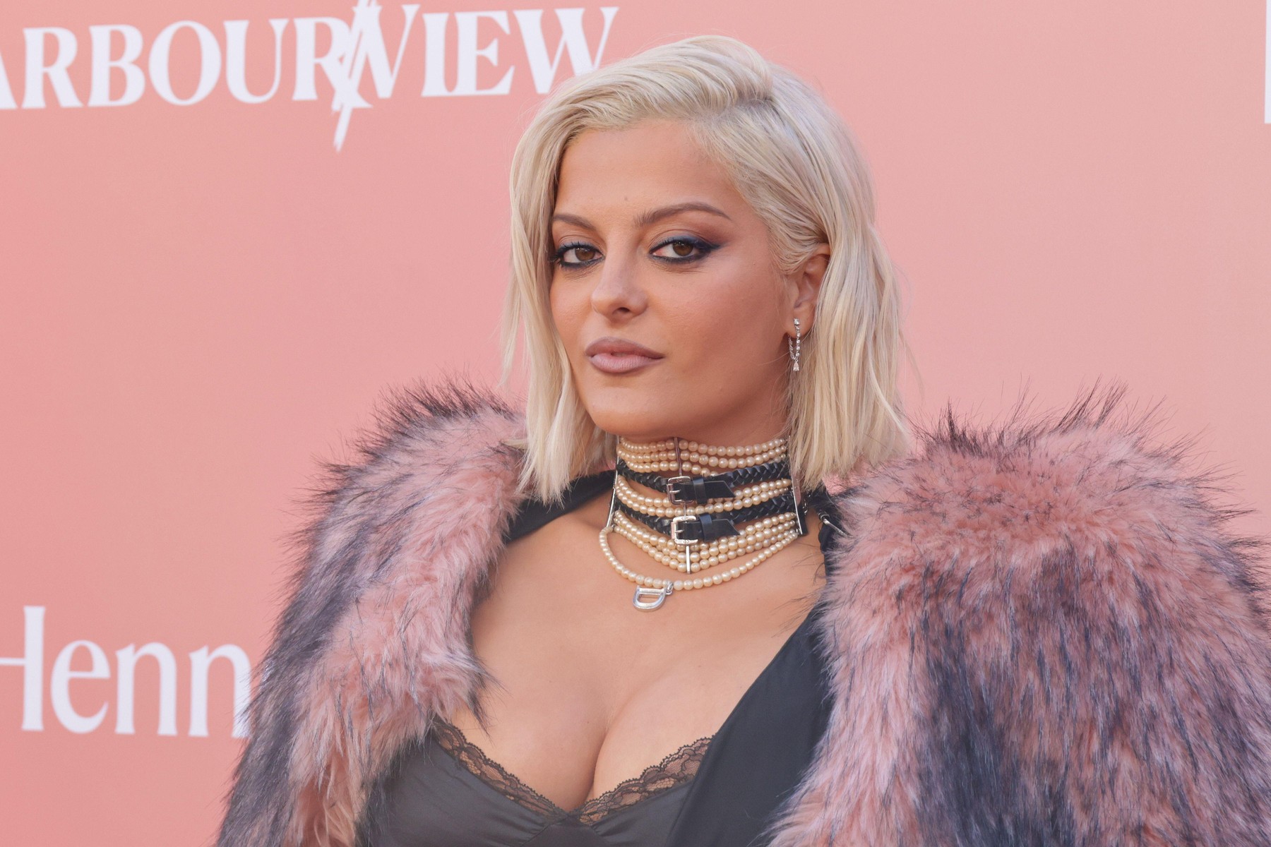 Bebe Rexha zaplesala kolo na vjenčanju brata