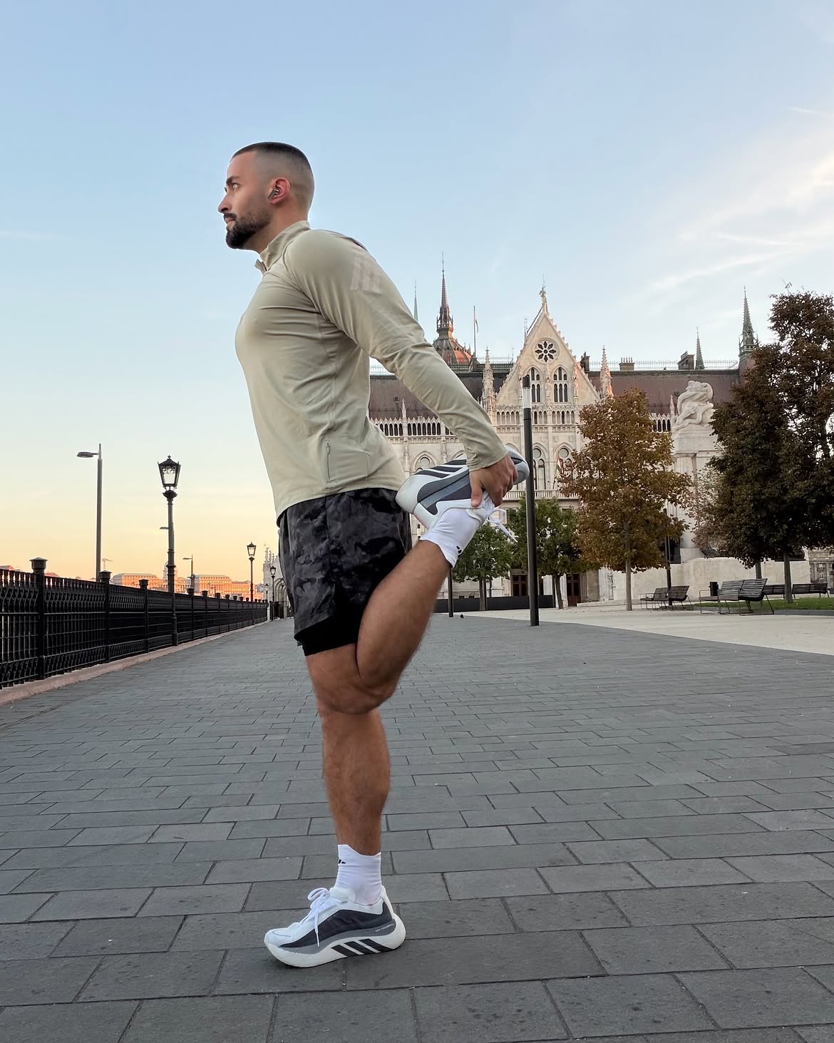 Business man Florian Knežević o marketingu, disciplini i autentičnosti u eri zasićenosti sadržajem hello magazin croatia hrvatska