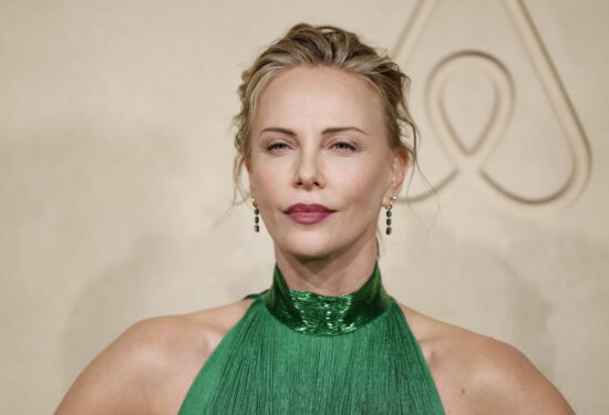 Charlize Theron nosi Givenchy štikle koje su zasjenile