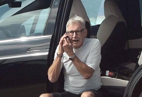 Harrison Ford snimljen na biciklu
