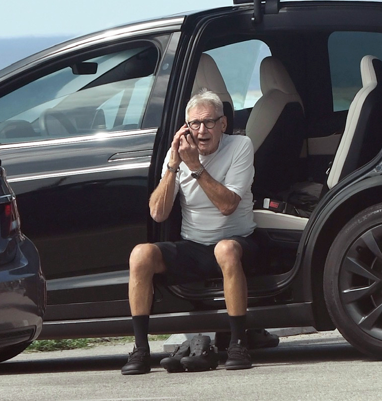 Harrison Ford snimljen na biciklu