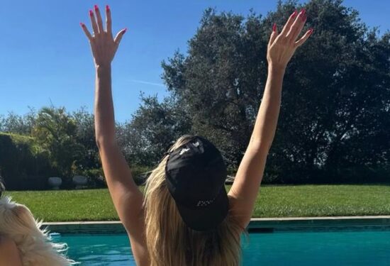 Heidi Klum vikend je provela u toplesu kraj bazena